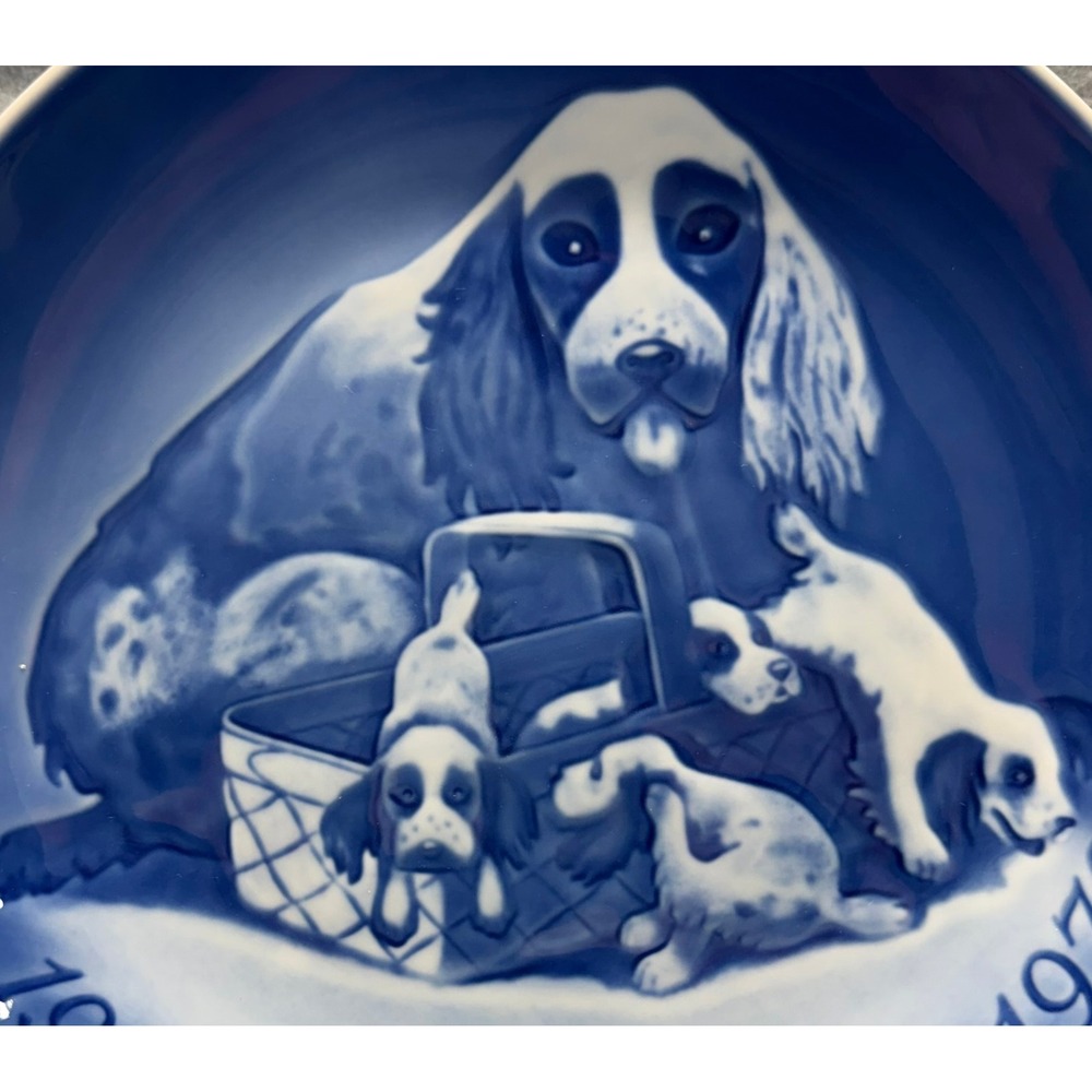 Bing & Grondahl 1979 Mother's Day Mors Dag Spaniel Dog Puppies 9879 Denmark - Picture 6 of 7